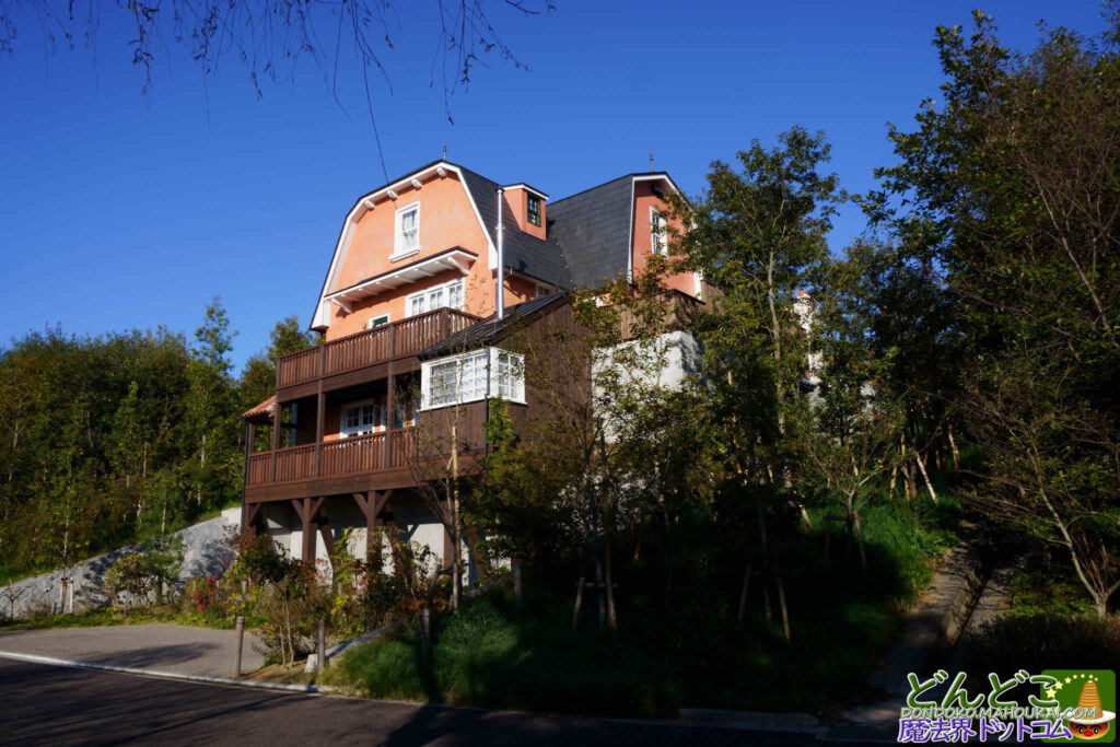 ジブリパーク「青春の丘」『耳をすませば』の「地球屋」と『猫の恩返し』の「猫の事務所」有料エリアと無料エリアの楽しみ方&スポット紹介♪