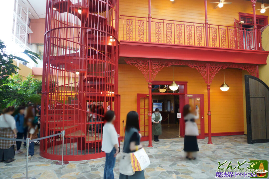 ジブリのなりきり名場面展 紹介 中央展示室「ジブリの大倉庫」ジブリパーク