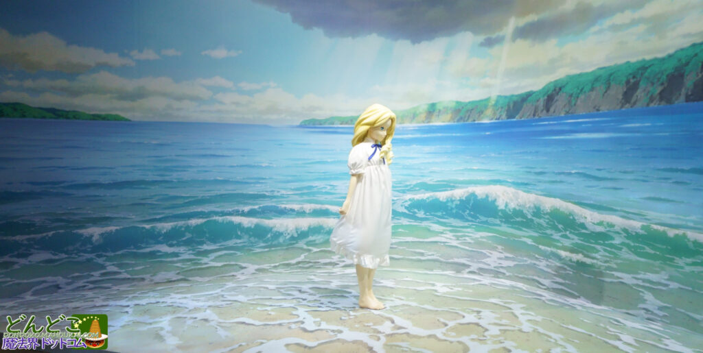 【写真撮影スポット】思い出のマーニー「海辺の砂浜でマーニーと一緒に」ジブリのなりきり名場面展
