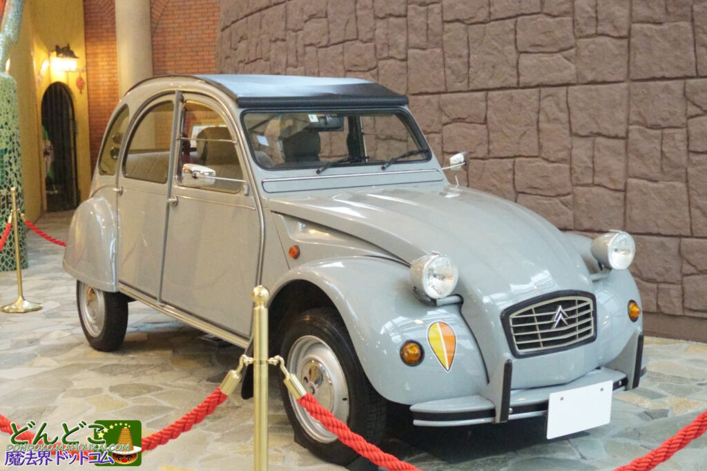 宮崎駿監督の愛車「シトロエン 2CV」公開倉庫で展示 ジブリパーク 大倉庫
