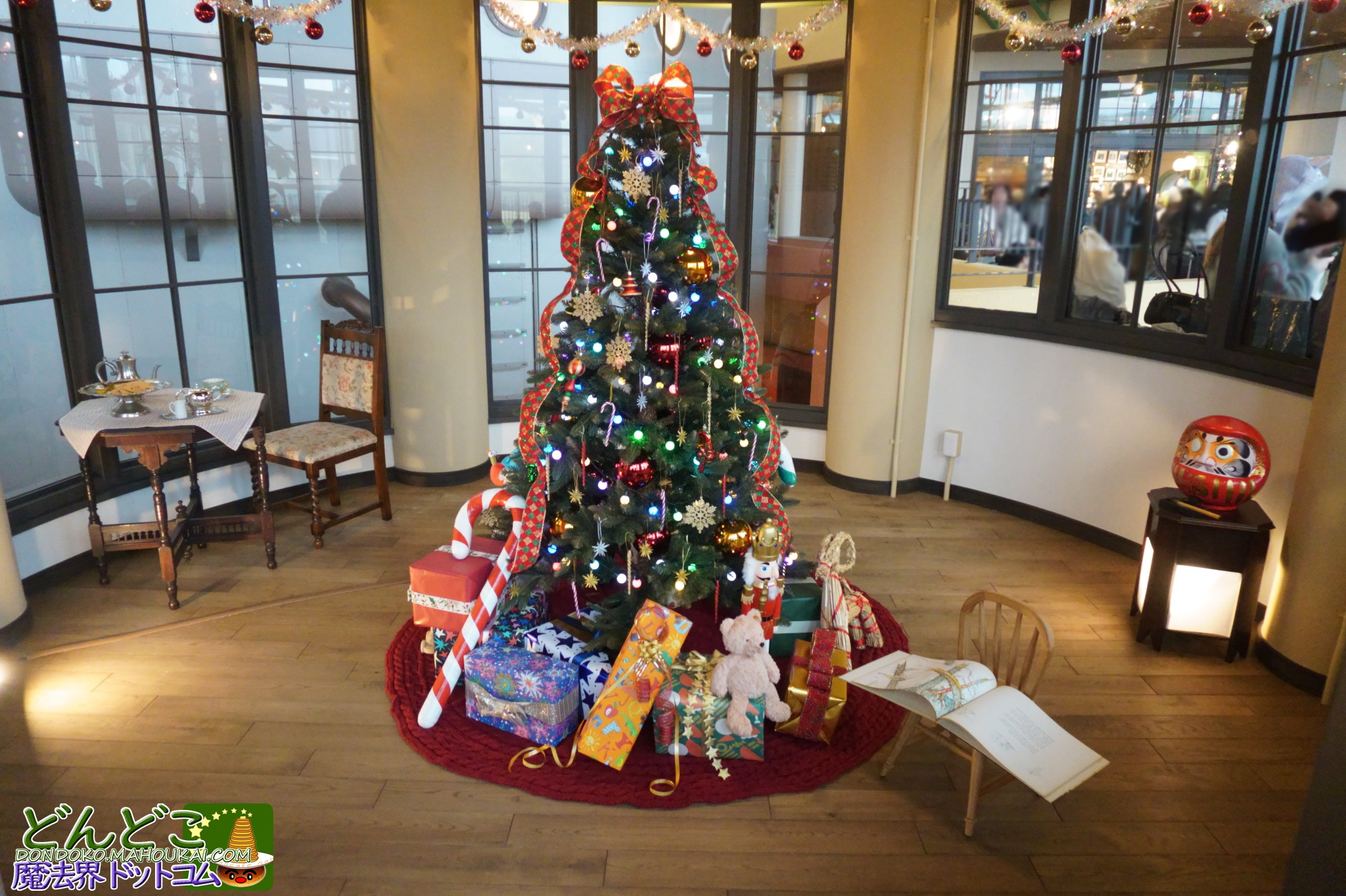 2025年12月17日（水）～ 電波室にクリスマスツリー登場！ ジブリパーク 大倉庫