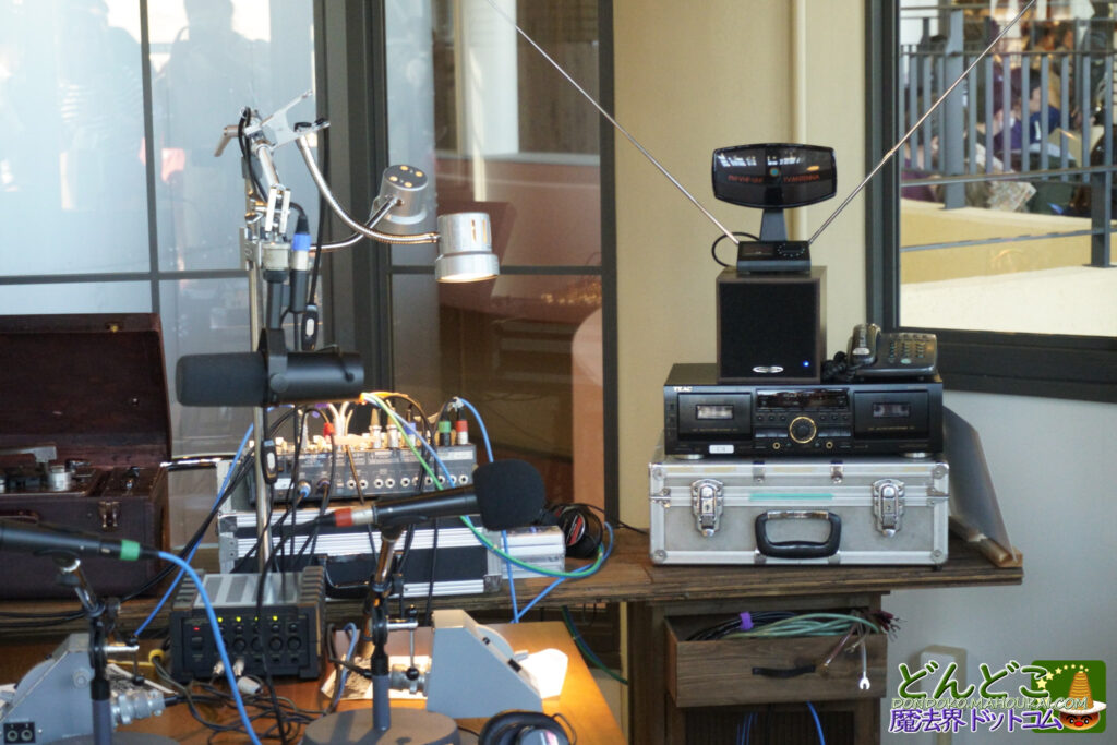ジブリの大倉庫「電波室」がジブリパーク ラジオ局になっていた！2023年11月1日宮崎 吾朗 監督とZIP-FM ジブリパーク
