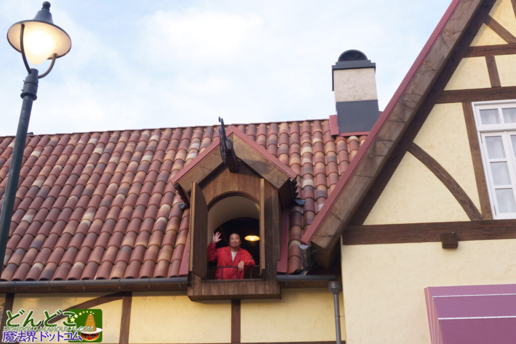 「魔女の宅急便」キキの屋根裏部屋 見学 グーチョキパン屋 2階|ジブリパーク 魔女の谷