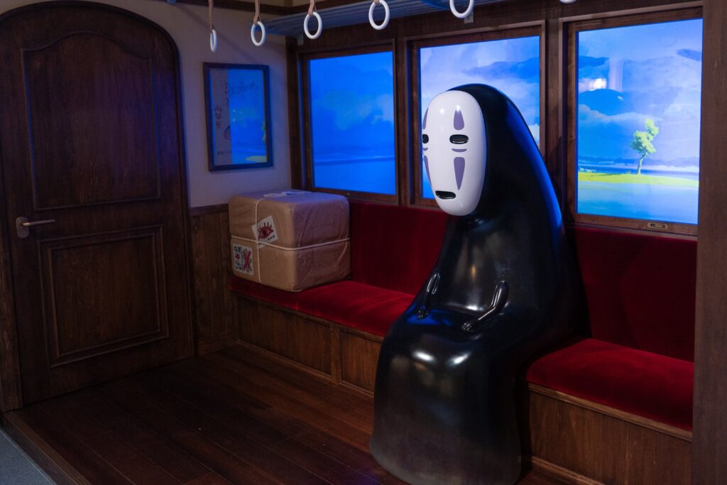 ジブリパーク新展示 なりきり名場面展 2025年12月17日（水）～ ロタンダ 風ヶ丘『紅の豚』飛行艇｢サボイアS-21」11月1日（土）～