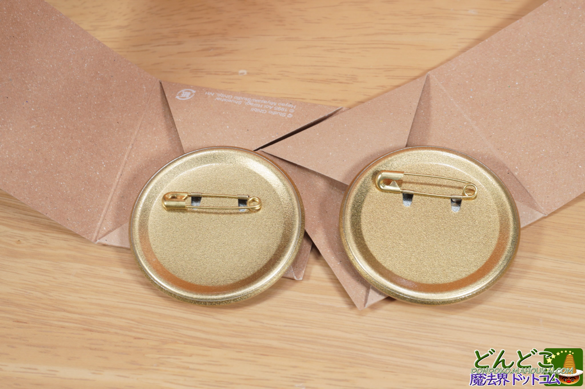 缶バッジ「エルフの王女」「ドワーフの王」｜地球屋 ジブリパーク限定グッズ