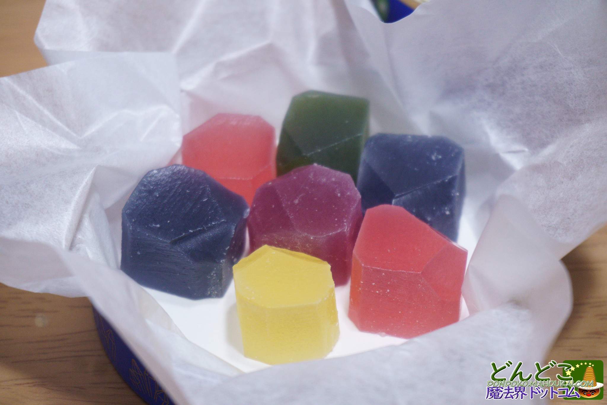 耳をすませば ドワーフの王とエルフの女王 琥珀糖（こはくとう）【ジブリパーク限定 お菓子】｜ジブリの大倉庫 冒険飛行団